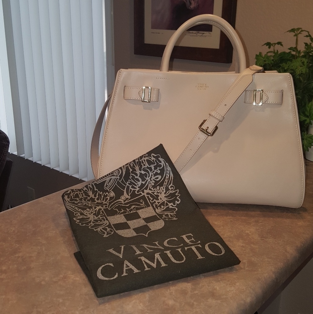 🩷VINCE CAMUTO SATCHEL🩷